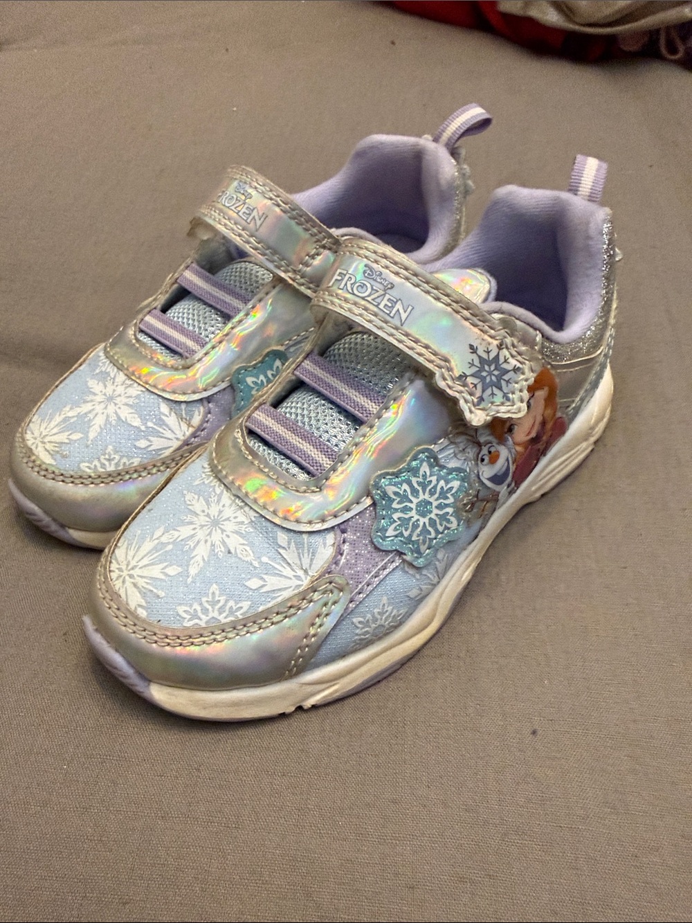 Frozen Girls' Lilac Snowflake Sneakers